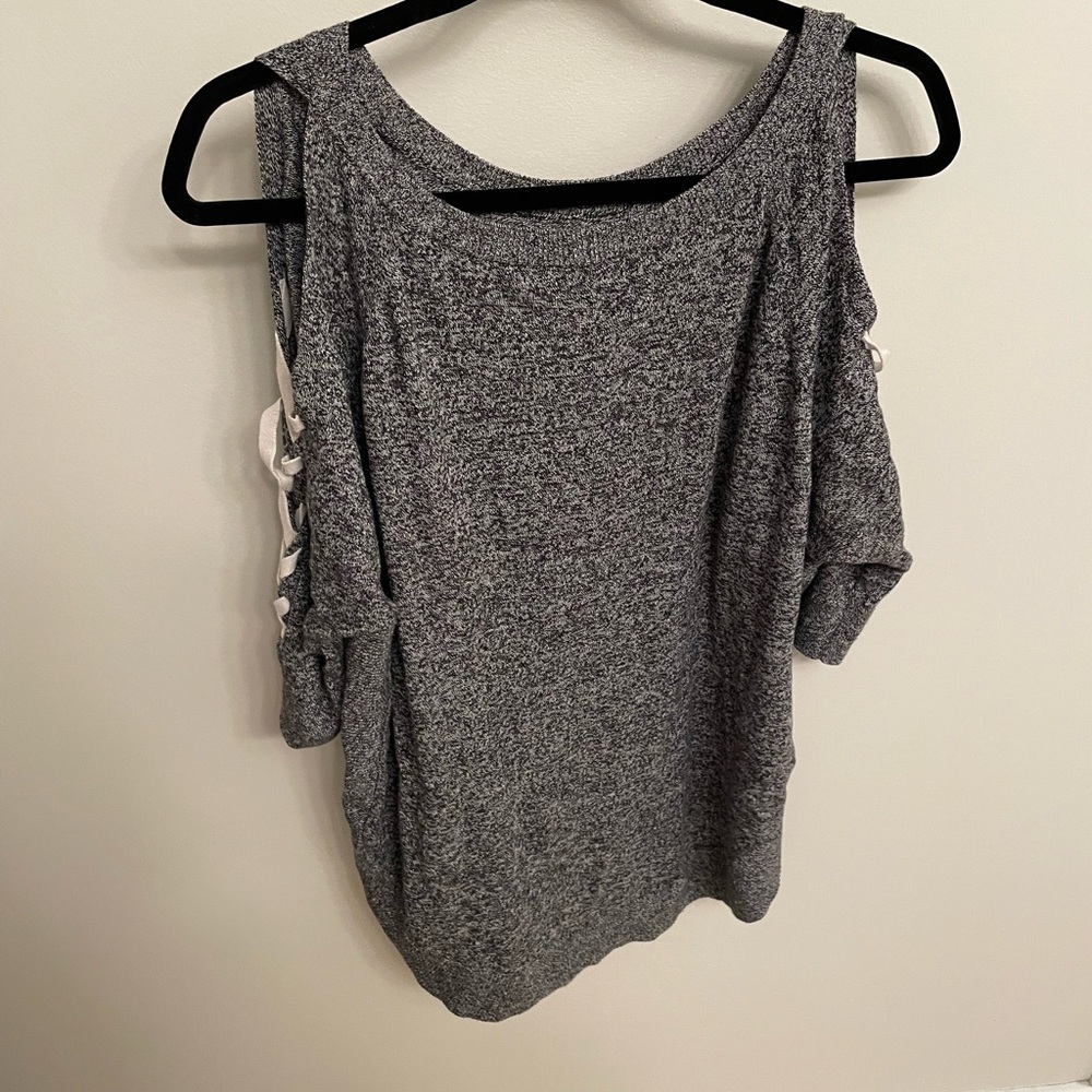 Cold shoulder lace up gray sweater